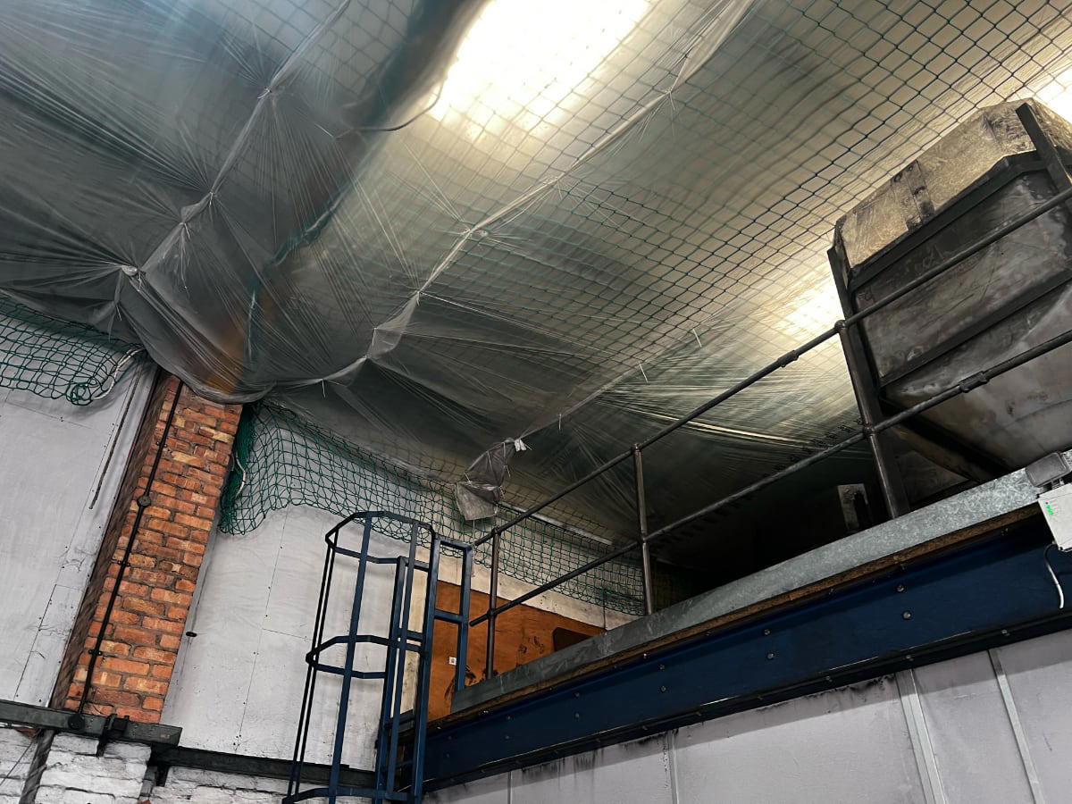 Under Netting Inside Image