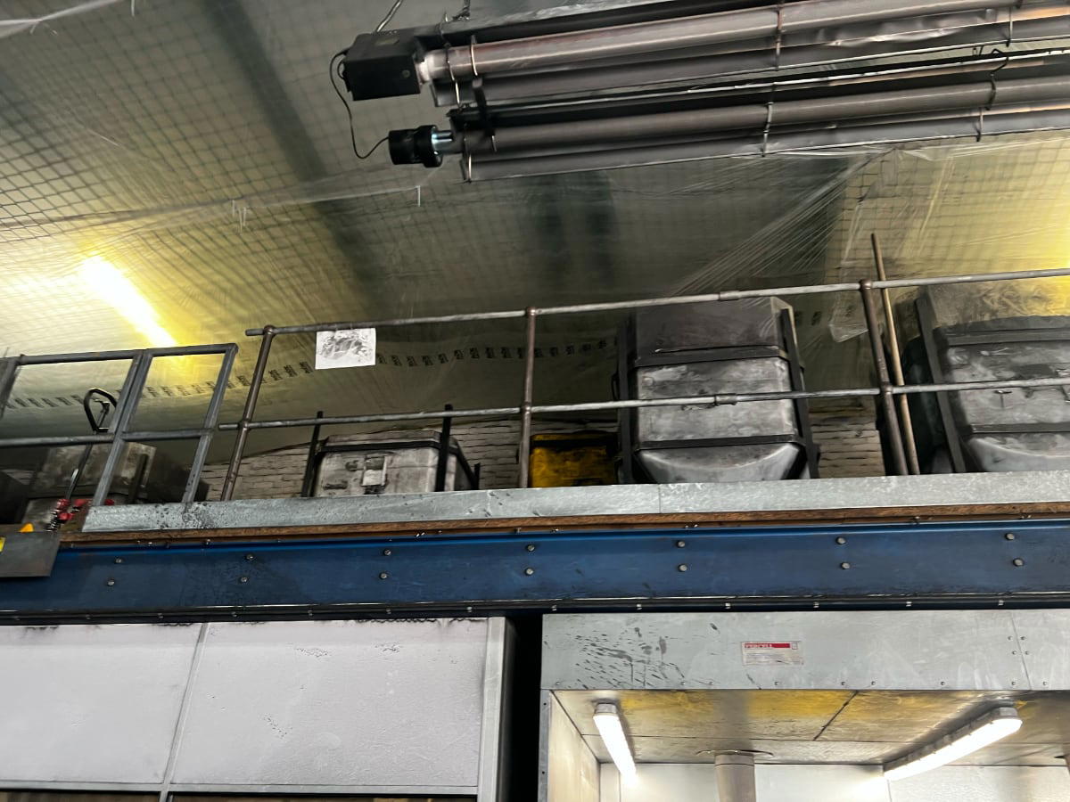Under Netting Inside Image
